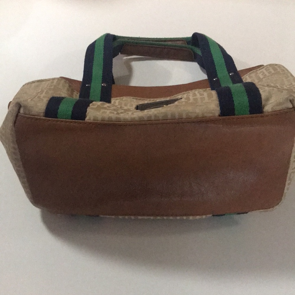 Tommy Hilfiger American Classic Purse - inside zipper and 4 outside comp… - Picture 5 of 16